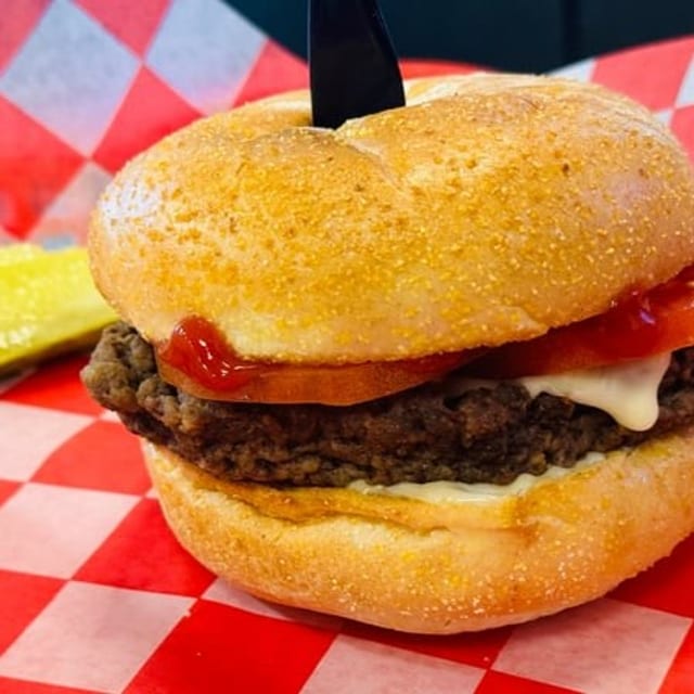 Cheeseburger Deluxe.